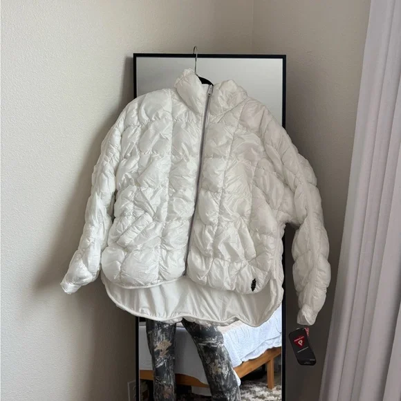 Free People Movement Scrunchy Glossy Pippa Puffer Jacket Pockets Zip White - Picture 2 of 3